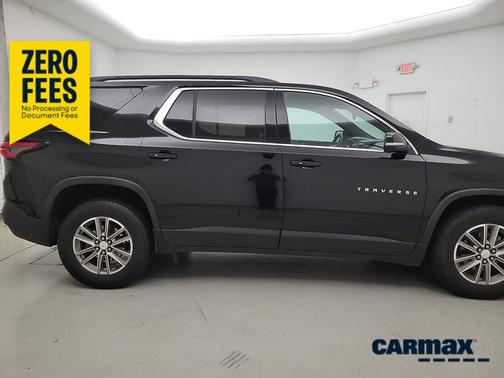 Black 2022 Chevrolet Traverse LT Cloth