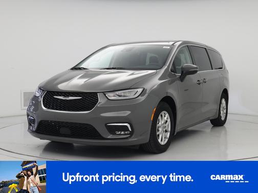 Gray 2023 Chrysler Pacifica Touring L