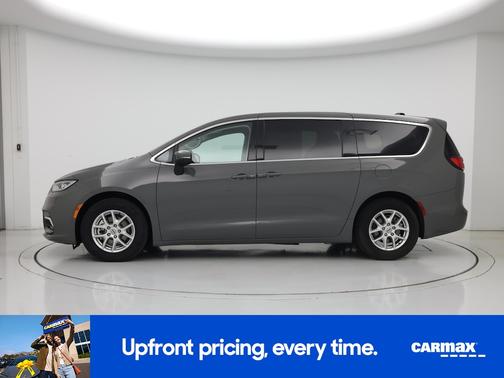 Gray 2023 Chrysler Pacifica Touring L