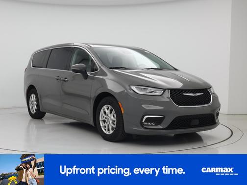 Gray 2023 Chrysler Pacifica Touring L
