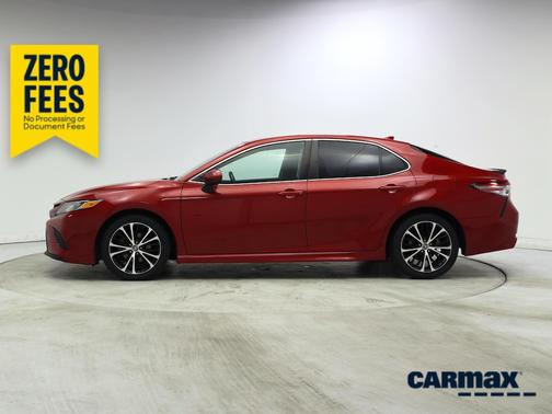 Red 2019 Toyota Camry SE