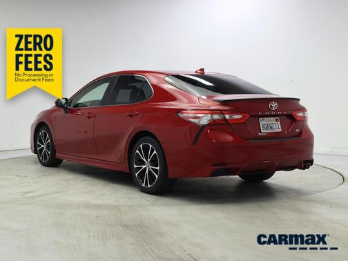 Red 2019 Toyota Camry SE