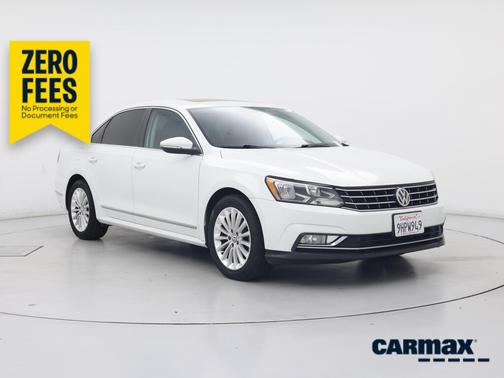 White 2016 Volkswagen Passat SE