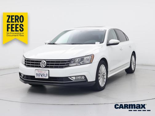 White 2016 Volkswagen Passat SE