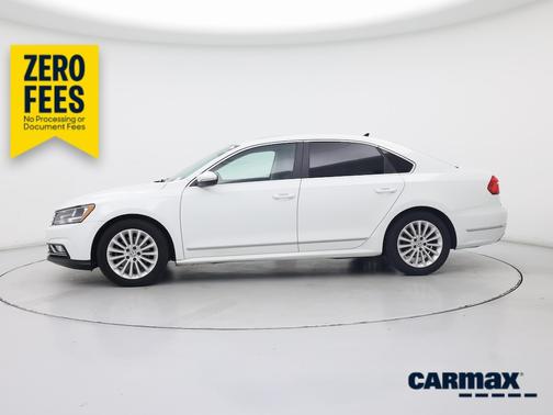 White 2016 Volkswagen Passat SE
