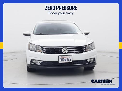 White 2016 Volkswagen Passat SE