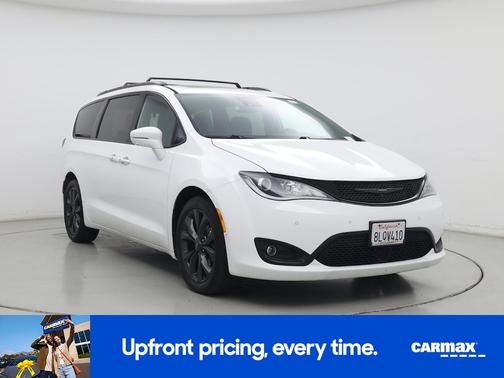 White 2019 Chrysler Pacifica Limited