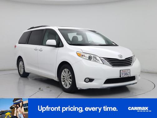 White 2014 Toyota Sienna XLE