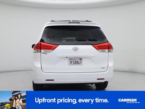 White 2014 Toyota Sienna XLE
