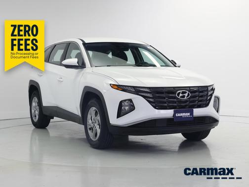 White 2023 Hyundai TUCSON SE