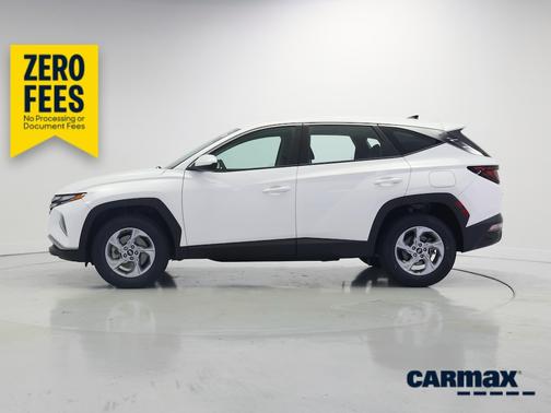 White 2023 Hyundai TUCSON SE