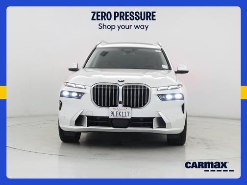 White 2024 BMW X7 xDrive40i