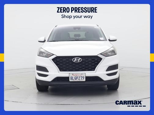 White 2019 Hyundai TUCSON SE
