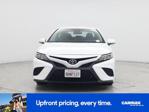 White 2019 Toyota Camry SE