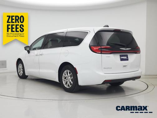 White 2024 Chrysler Pacifica Touring L