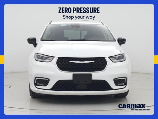 White 2024 Chrysler Pacifica Touring L