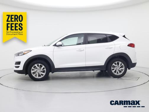 White 2019 Hyundai TUCSON SE