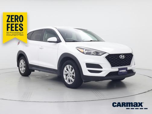 White 2019 Hyundai TUCSON SE