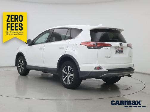 White 2018 Toyota RAV4 XLE