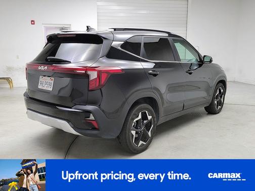 Black 2024 Kia Seltos EX