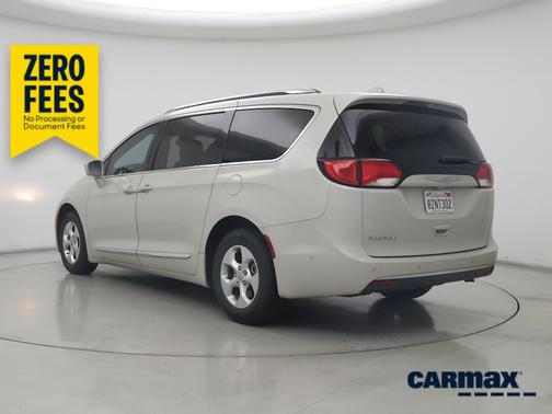 White 2017 Chrysler Pacifica Touring L-Plus