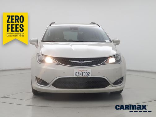 White 2017 Chrysler Pacifica Touring L-Plus