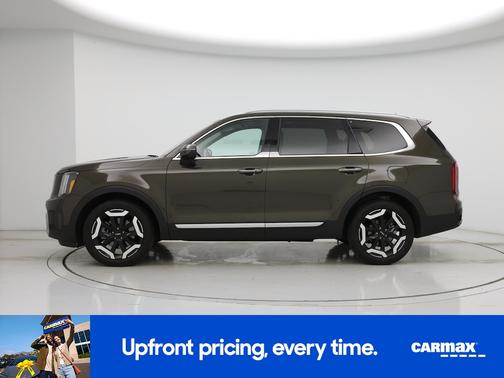 Green 2025 Kia Telluride S