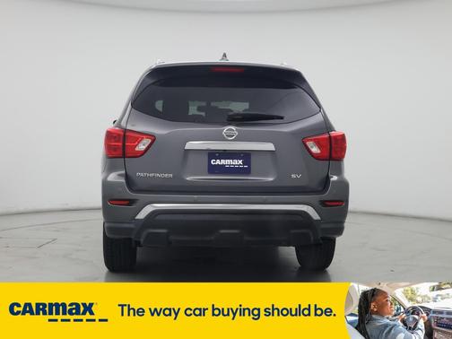 2019 Nissan Pathfinder SV