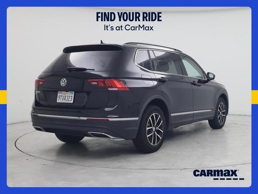 Black 2021 Volkswagen Tiguan SE