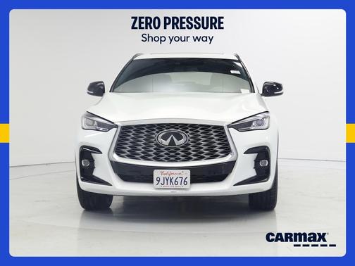 White 2023 INFINITI QX55 Luxe