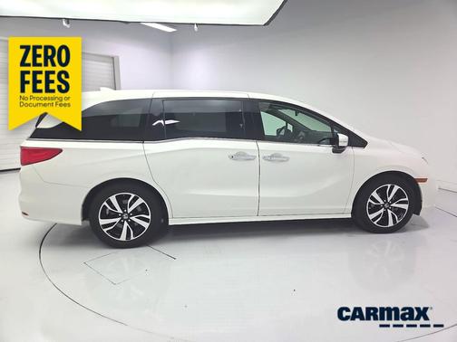White 2019 Honda Odyssey Elite