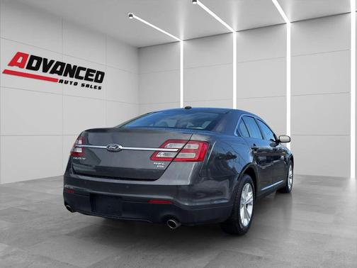 2018 Ford Taurus SEL