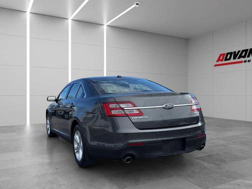 2018 Ford Taurus SEL