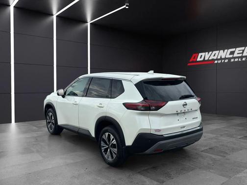 Pearl White Tricoat 2021 Nissan Rogue SV
