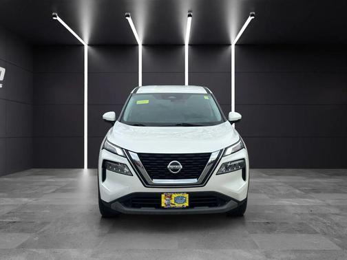 Pearl White Tricoat 2021 Nissan Rogue SV