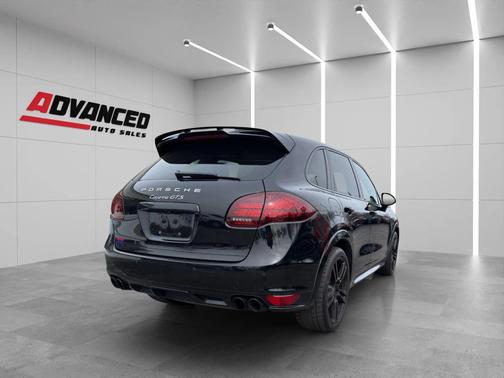2014 Porsche Cayenne GTS