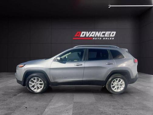 2017 Jeep Cherokee Sport
