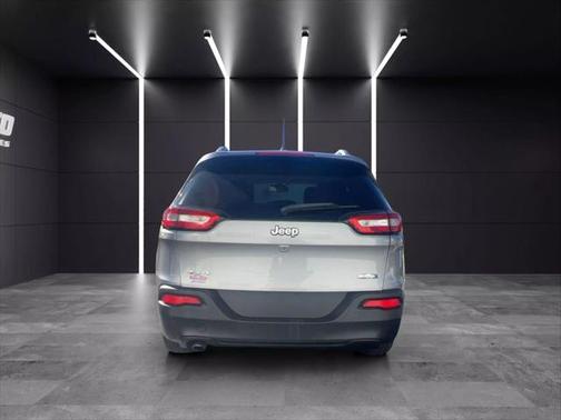 2017 Jeep Cherokee Sport