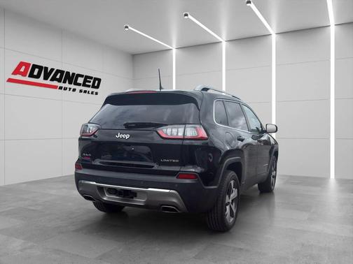 Diamond Black Crystal Pearlcoat 2019 Jeep Cherokee Limited