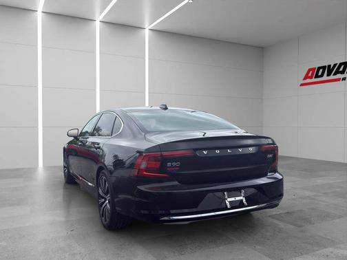 Black 2023 Volvo S90 B6 Plus