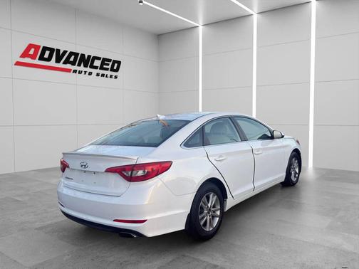 2017 Hyundai SONATA SE