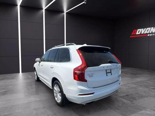 2017 Volvo XC90 T6 Momentum