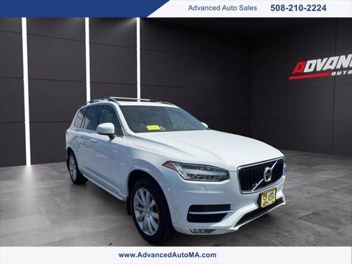 2017 Volvo XC90 T6 Momentum