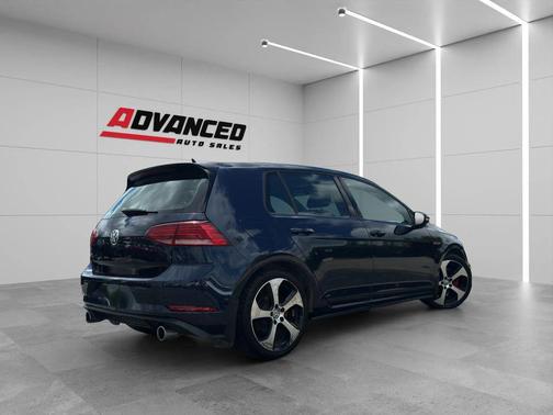 Deep Black Pearl Metallic 2018 Volkswagen Golf GTI 2.0T S 4-Door