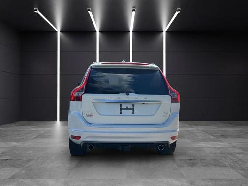 2017 Volvo XC60 T6 R-Design