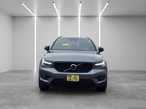 2019 Volvo XC40 T5 R-Design