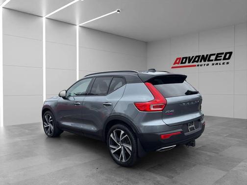2019 Volvo XC40 T5 R-Design