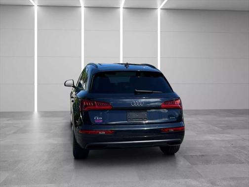 2020 Audi Q5 45 Titanium Premium