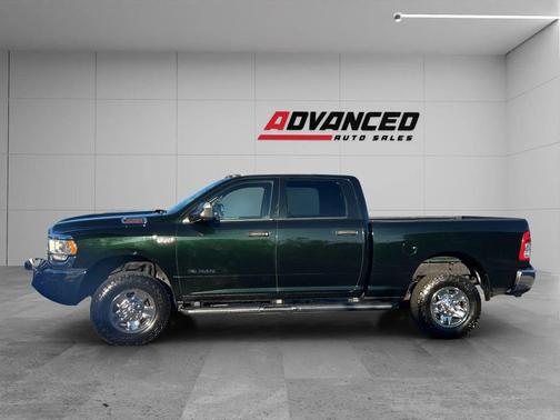 2019 RAM 3500 Tradesman Crew Cab 4x4 6'4' Box