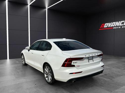 2020 Volvo S60 T6 Momentum